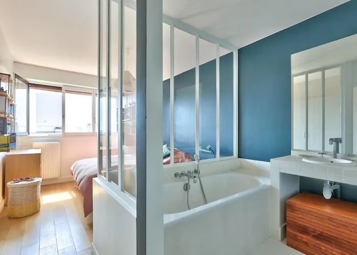 For 2 People In Pere Lachaise Appartement Parijs