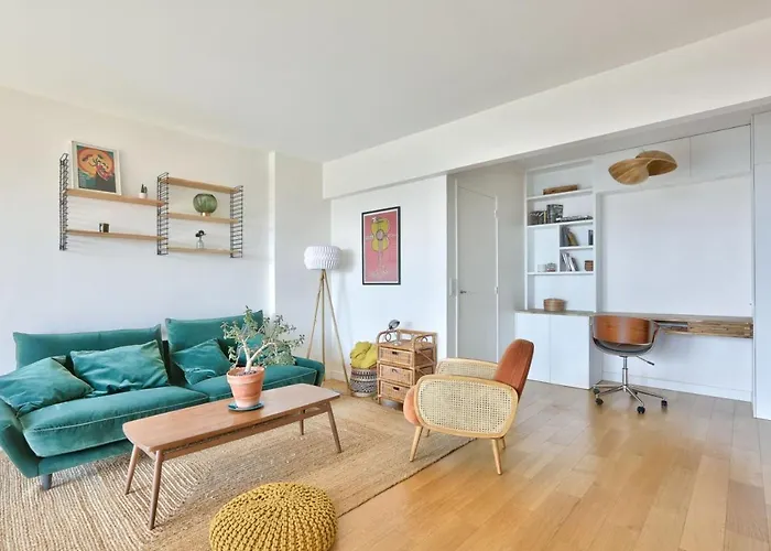 For 2 People In Pere Lachaise Paris