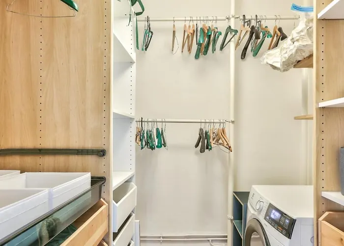 For 2 People In Pere Lachaise *