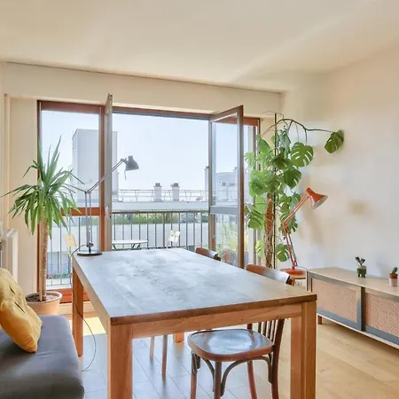 For 2 People In Pere Lachaise Apartment *