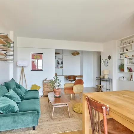 For 2 People In Pere Lachaise Apartment